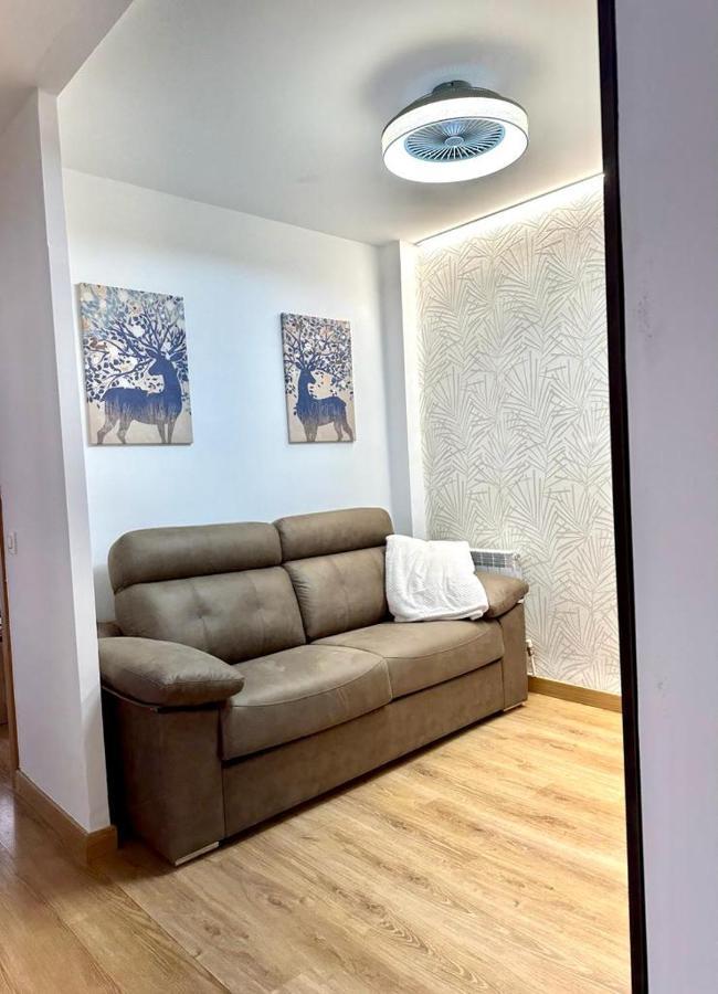 La Isla De Perez Galdos Appartement Logroño Buitenkant foto